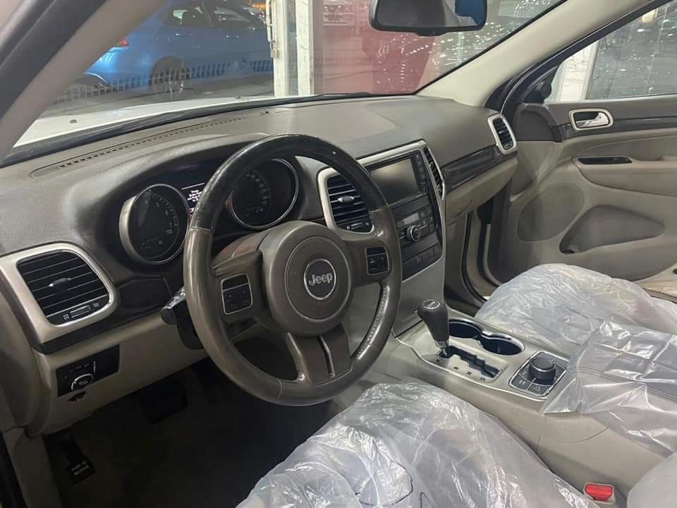 جیپ گراند شیرۆکی